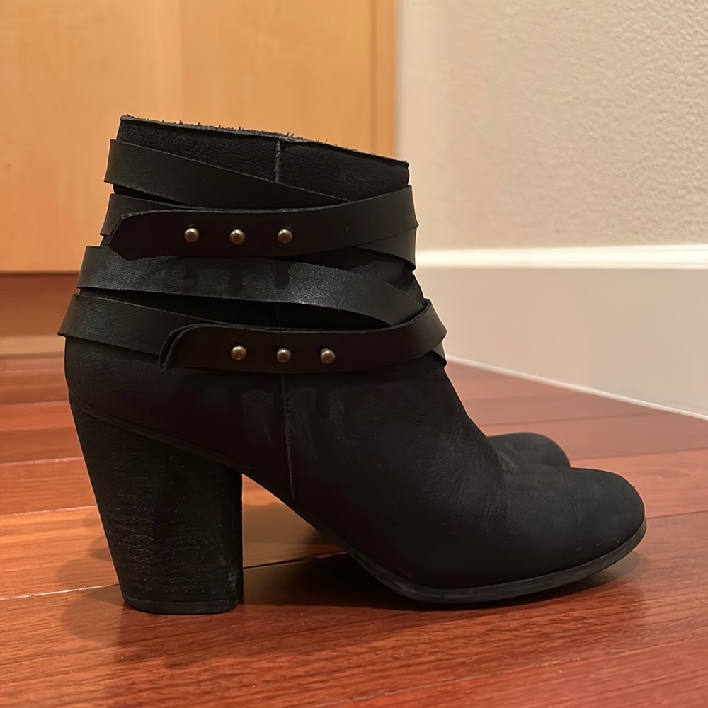 Nordstrom BP leather strappy booties